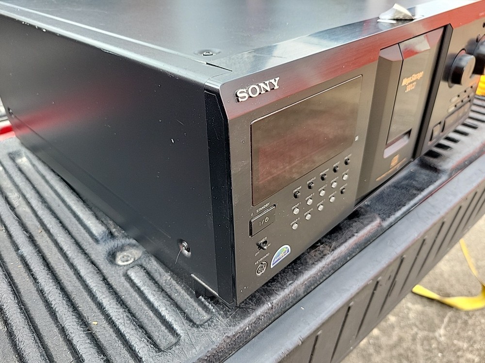 Sony CDP-CX355 300 Disc CD Player