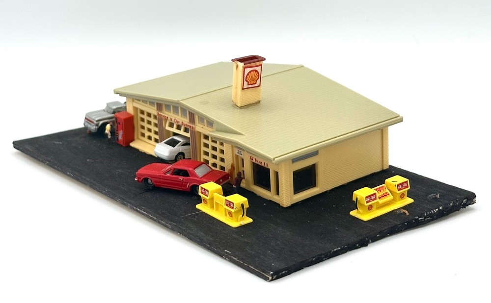 Bachmann N Scale Shell Gas Station