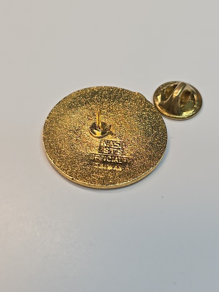 NASA Lapel Pin Challenger STS-8
