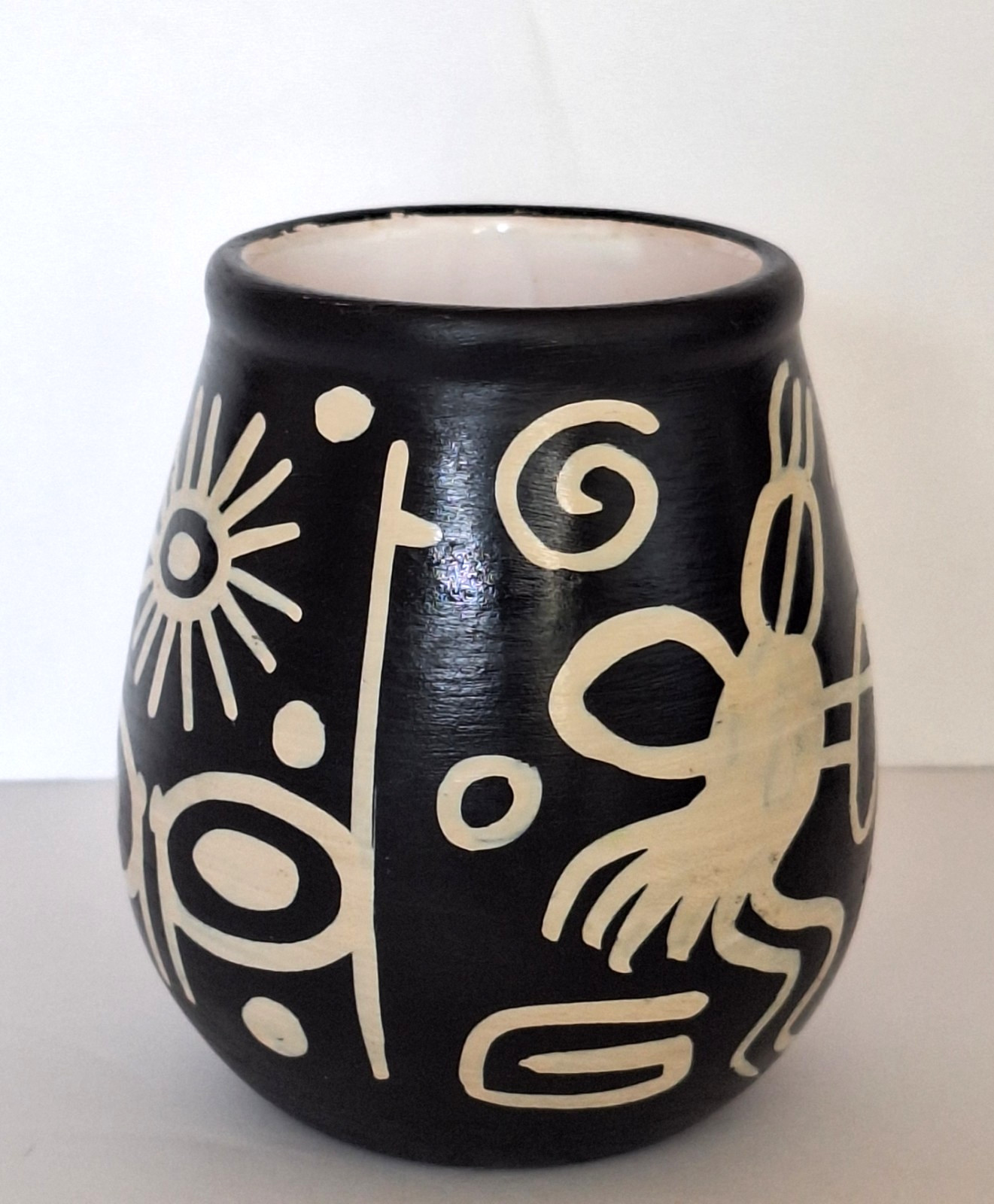 Vintage Peruvian Chulucanas Handmade Pottery Vase 3.5" T Black & White
