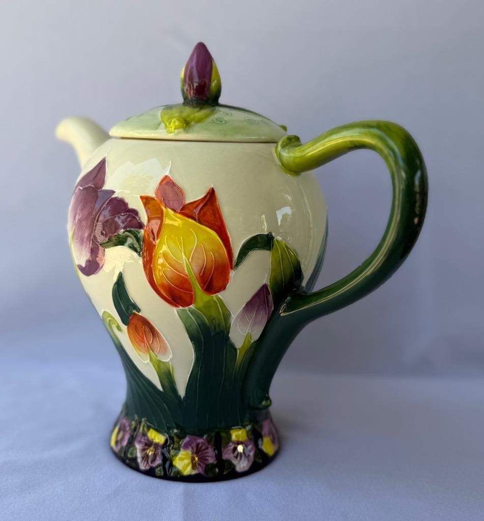 Blue Sky Clayworks Jeanette McCall Tulip Icing on the cake Ceramic Tea Pot New