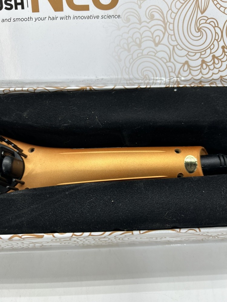 Neo Ionic Heated Straightener Brush