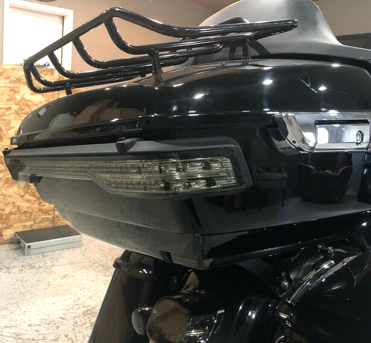 King Pack Trunk W/ Brake Tail Light For Harley Touring Glide 2014+