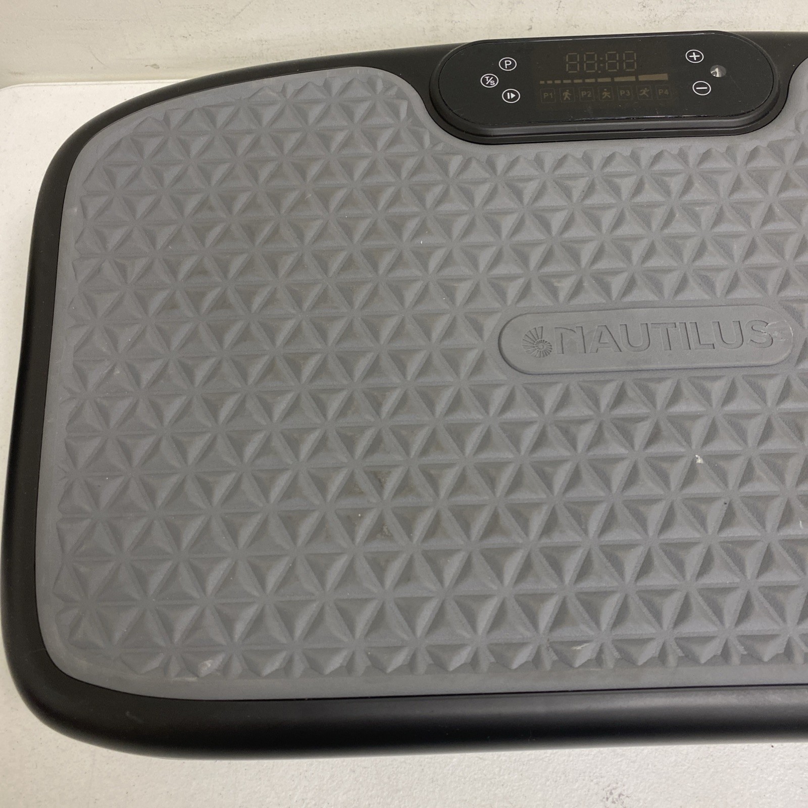 Nautilus Vibratone Pro Vibration Plate Full Body Fitness & Exercise Platform