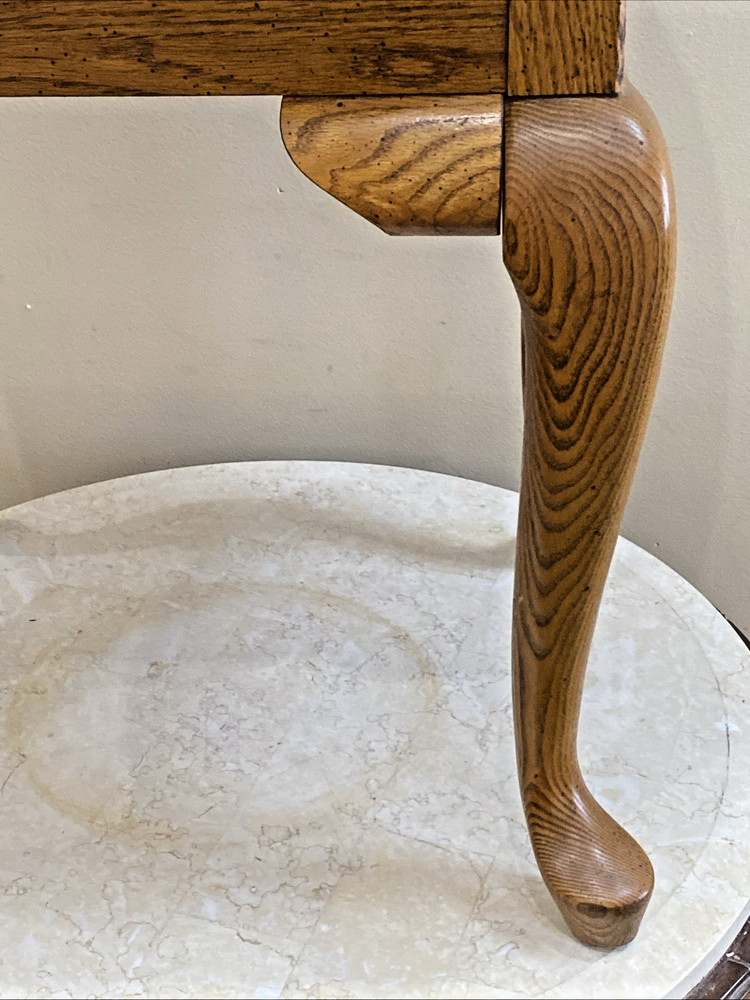 Mid Century Oval Oak End Table /night stand/Side table by Broyhill