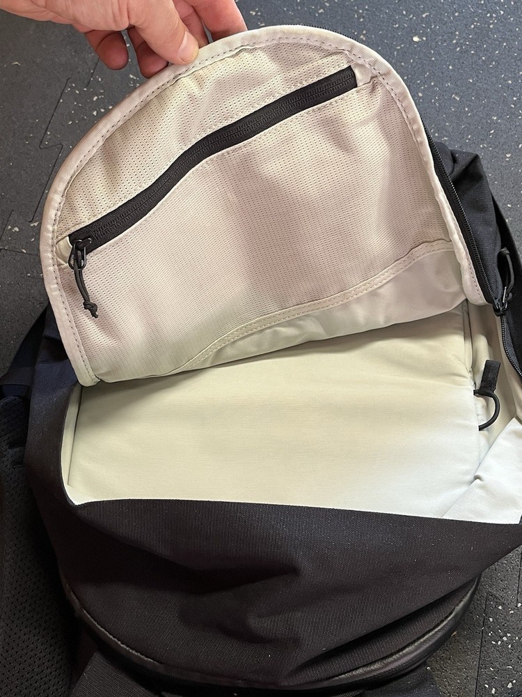 M-TW Moment 17L Everything Backpack Black