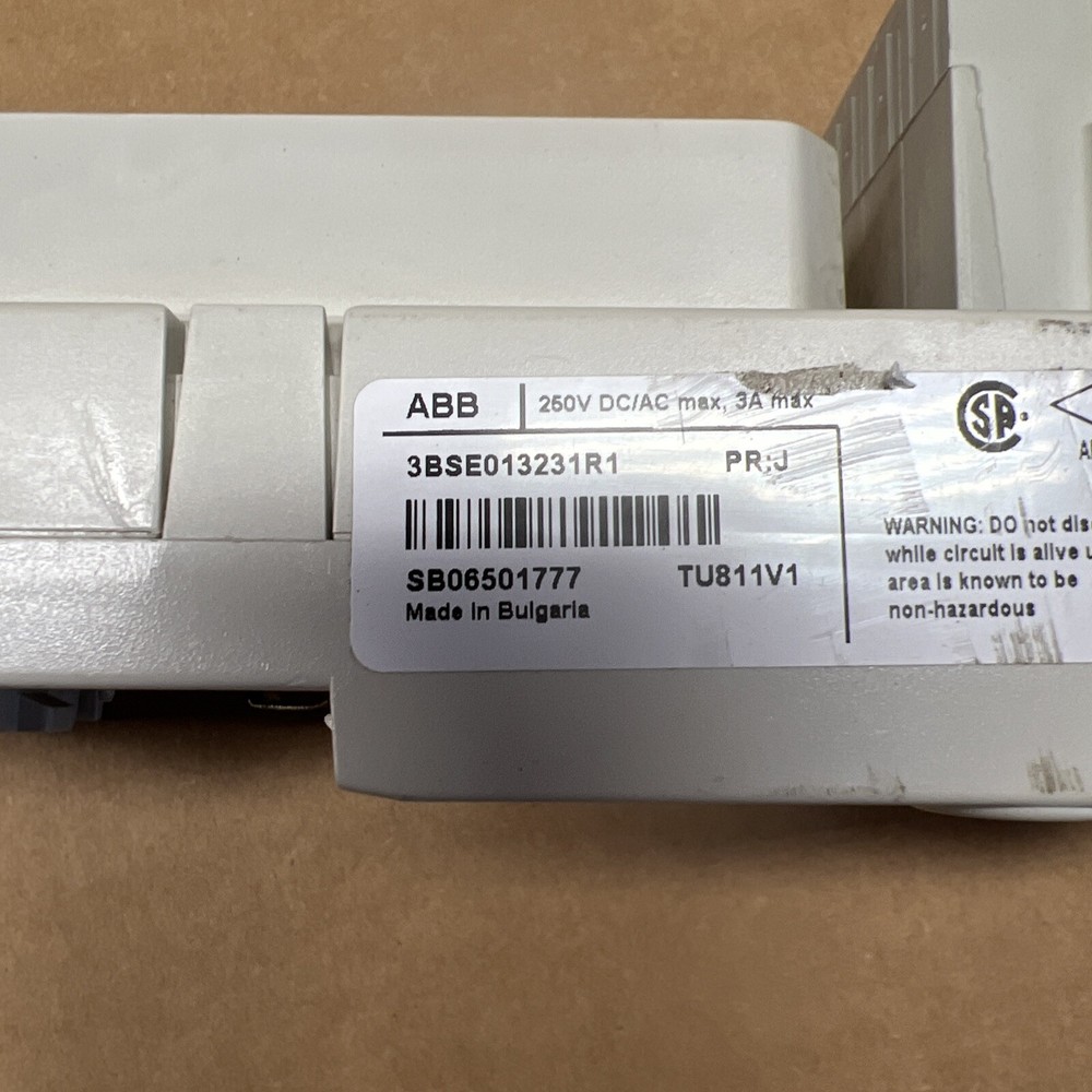 ABB 3BSE013231R1 Compact Module Termination Unit 250VDC/AC TU811V1