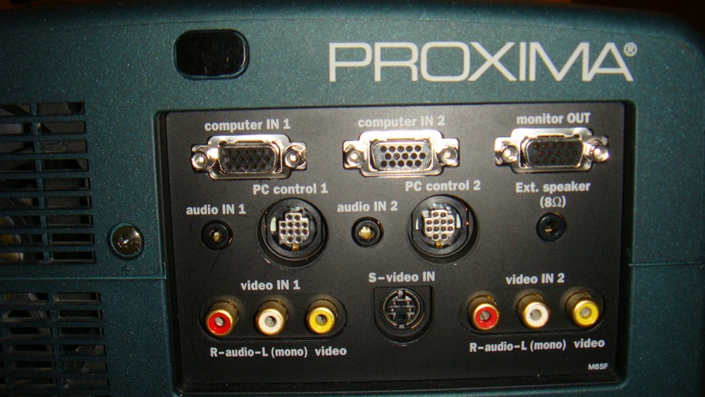 Proxima 9250+ Desktop LCD Video Projector w/ Rolling Case Cables Remote Guide