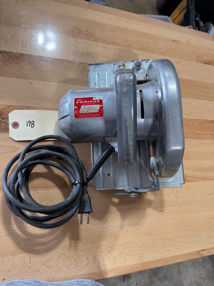 VINTAGE Circular Saw 7" MODEL 1055 (#178)