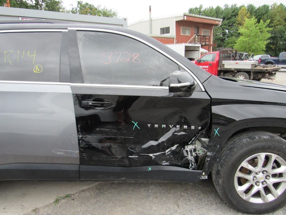 TRAVERSE 2018 Glove Box 1072814