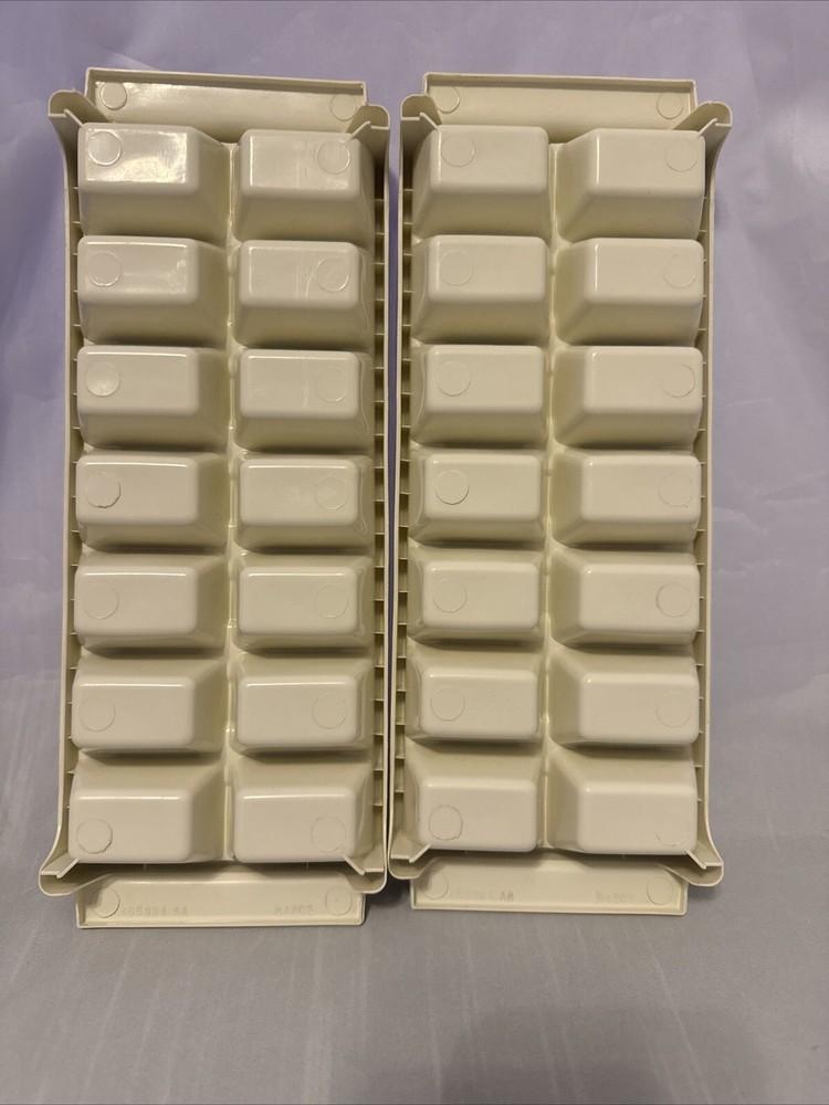 VINTAGE Unbranded STACKING PLASTIC ICE CUBE TRAYS