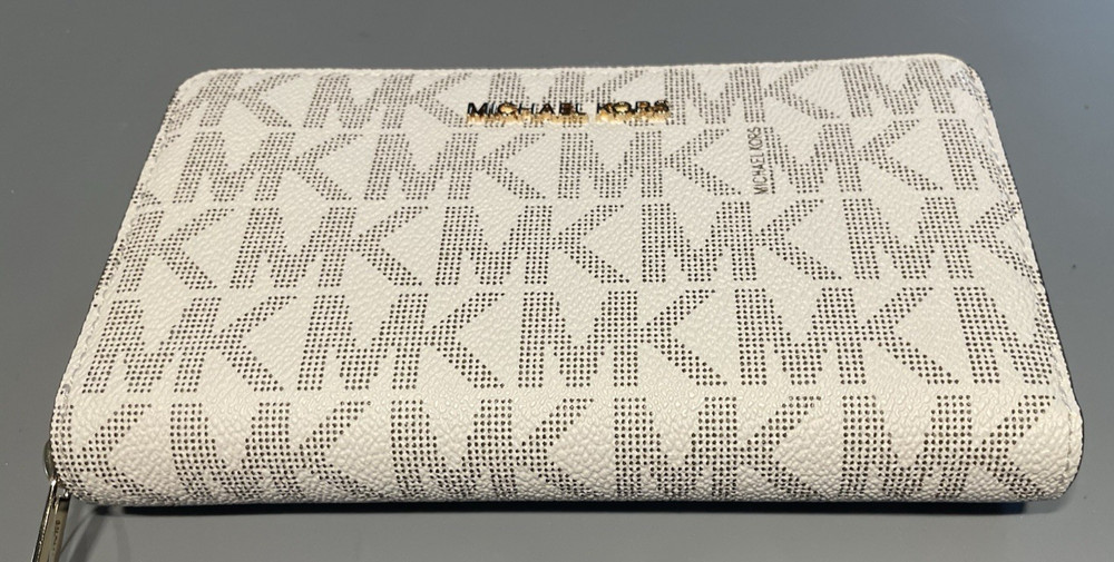 MICHAEL KORS LEATHER CREAM VANILLA MULTI MEDIUM MULTIFUNCTION PHONE WALLET NWT