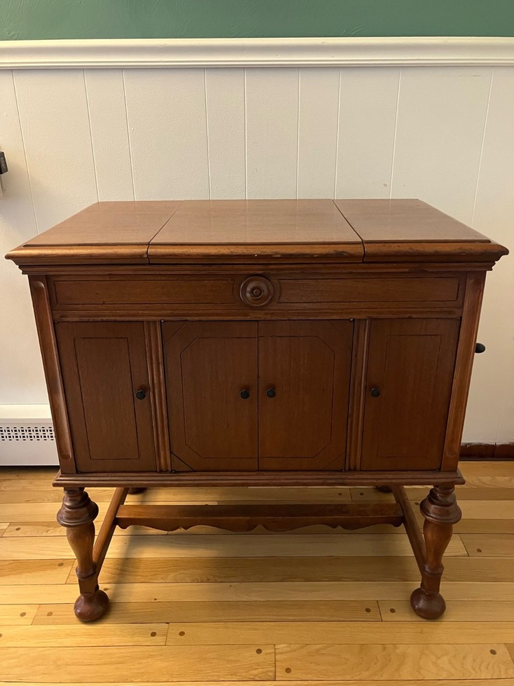 Victrola Granada Phonograph Serial #54371