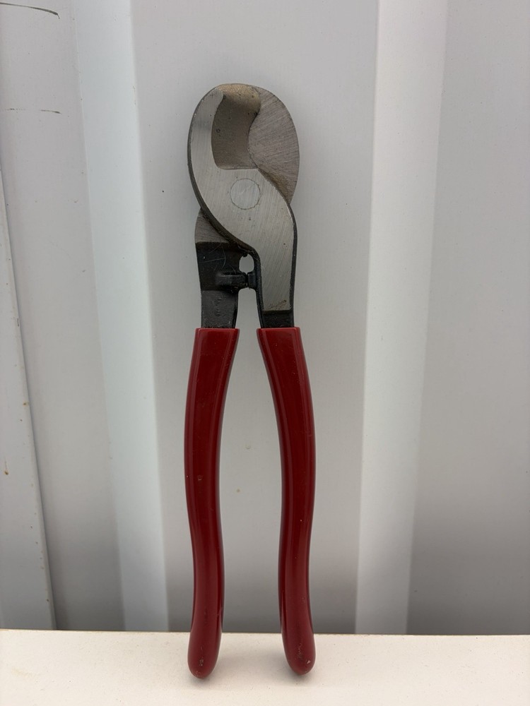 KLEIN TOOLS 9-1/2” HIGH LEVERAGE CABLE CUTTERS, 63050 CUTTING PLIERS