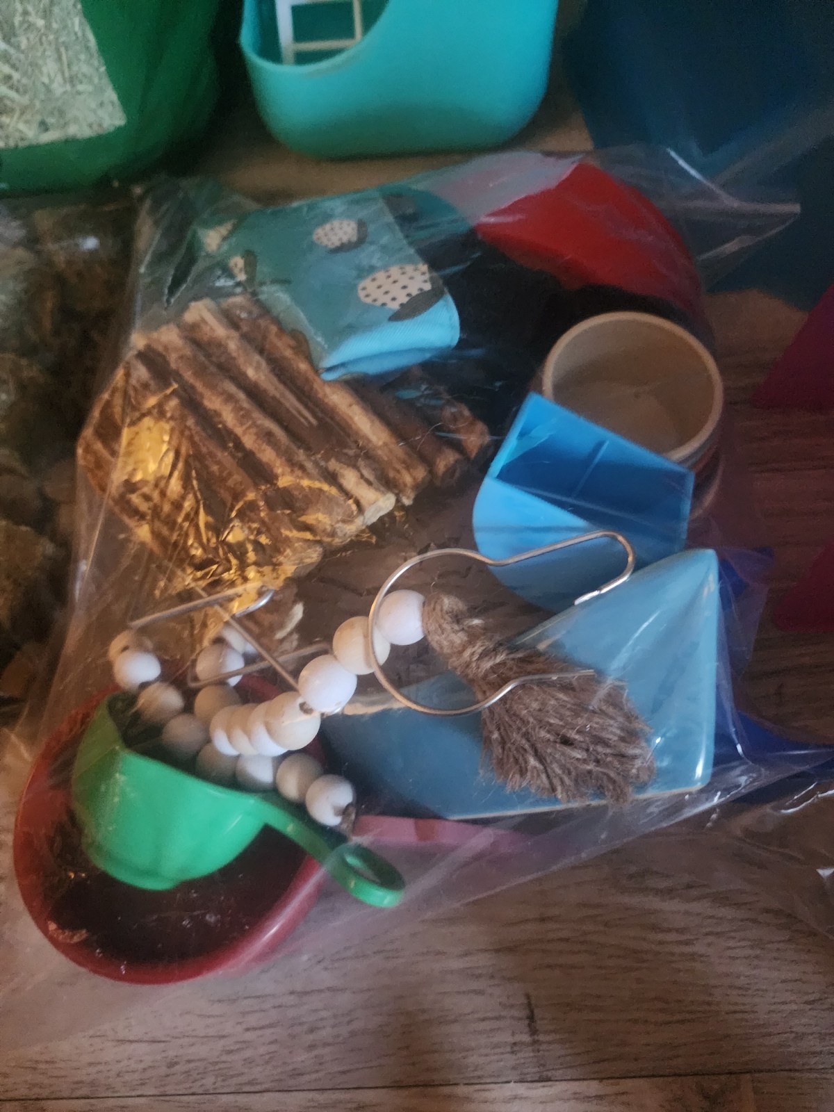 Guinea Pig Accessories Lot, Hideout x3, Water Bottle, Food, Hay, Toys