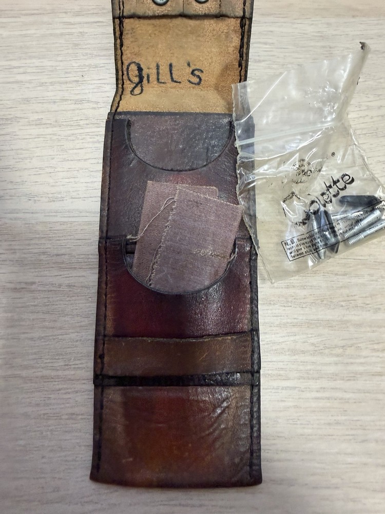 Vintage 3 Dart Leather Holder