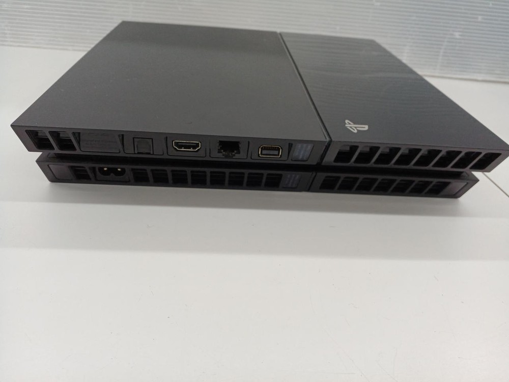 Sony PS4 CUH-1000A Original Model Console Black Gaming System New