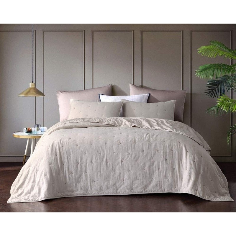 Oversized Queen Quilt Set Lightweight Microfiber Embroidered Soft Cozy Bedding