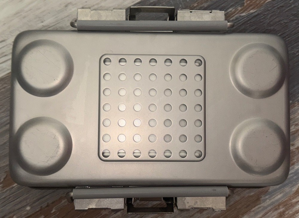 V. Mueller CD0-3B Genesis Mini Sterilization Container w/ Lid & Tray 3"