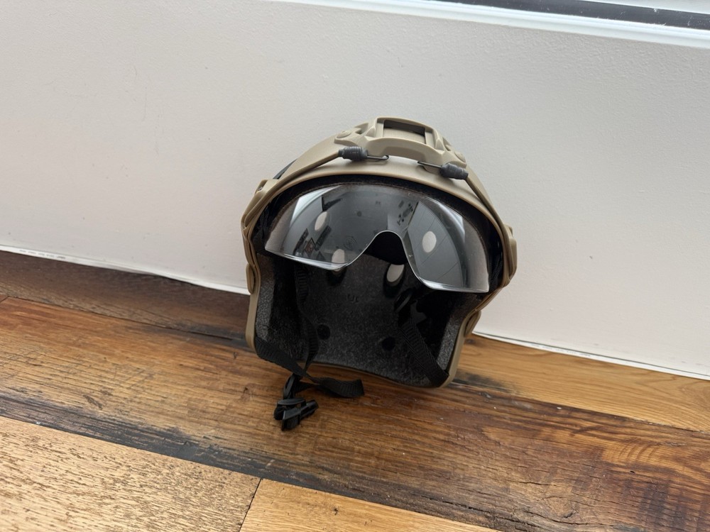Matrix Basic PJ Type Tactical Airsoft Bump Helmet w/ Flipdown Visor (Dark Earth)