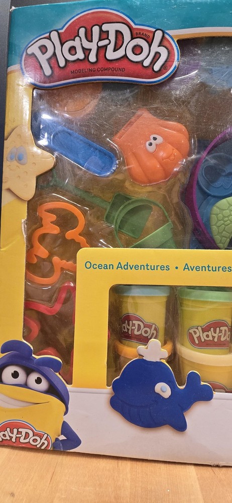 Play-Doh Ocean Adventures Modeling Compound Playset 10 Cans Turtle Hasbro Set