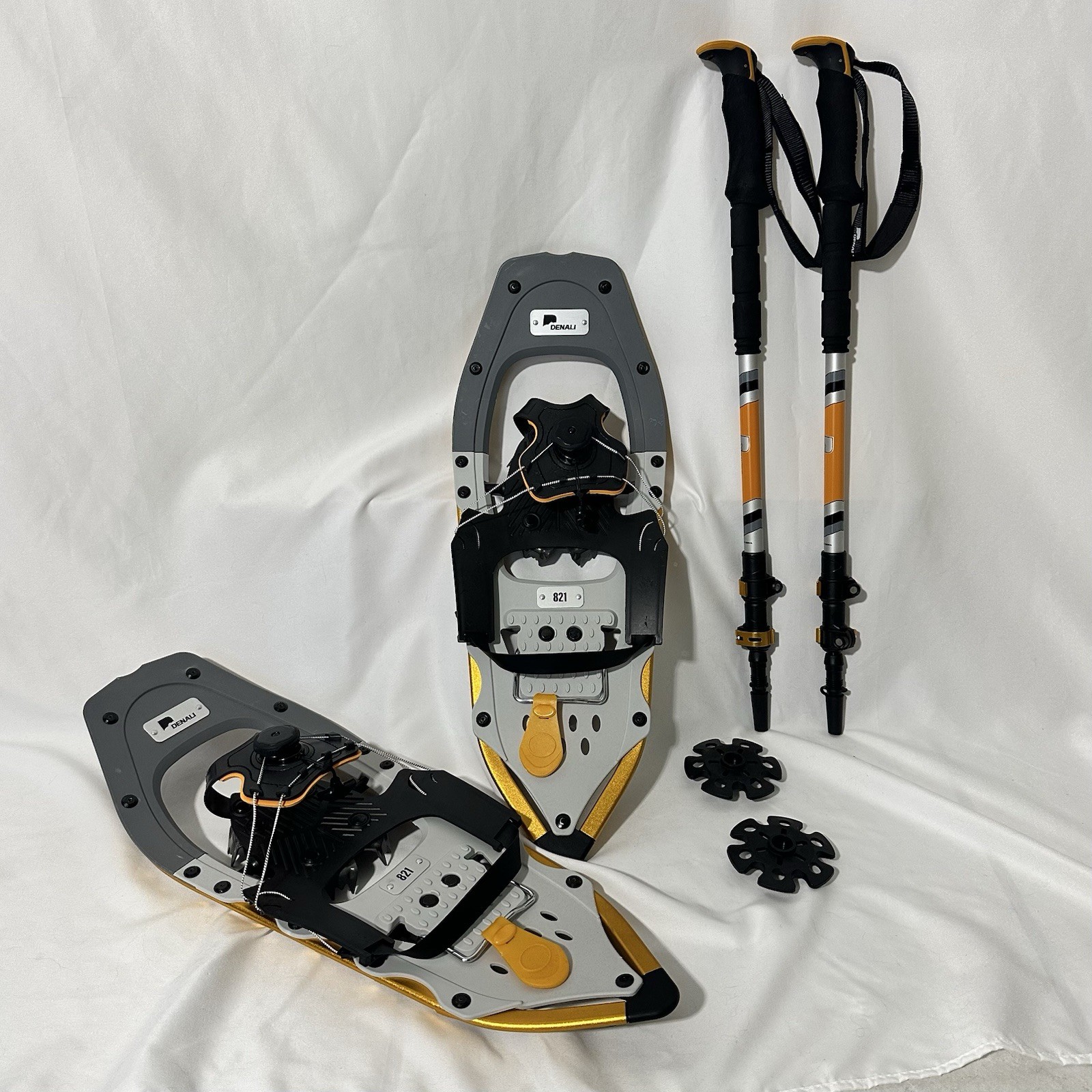 Denali Sawtooth Spin Snowshoes 8x21 Quick-Adjust Kit w/ Poles & Bag – 150 lb