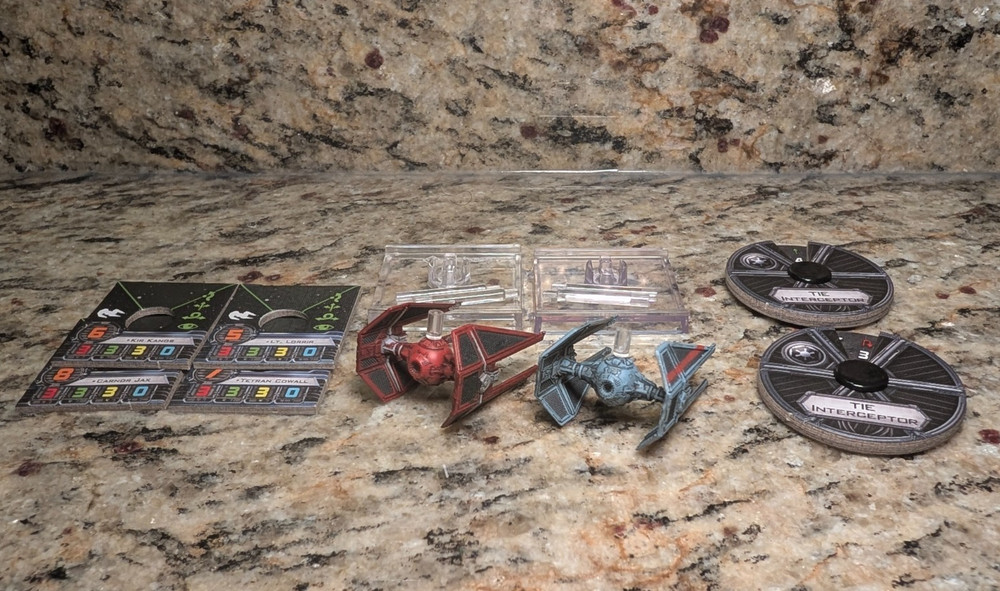 Star Wars: X-Wing Miniatures Imperial Aces - 2 TIE Interceptor