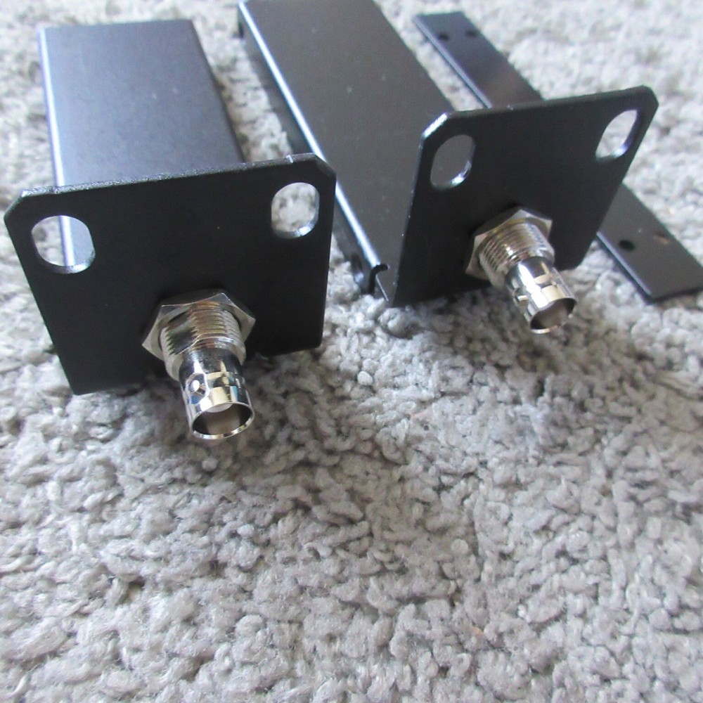 AUDIO RACK BRACKETS PLUG ALUMINUM SET OF 2