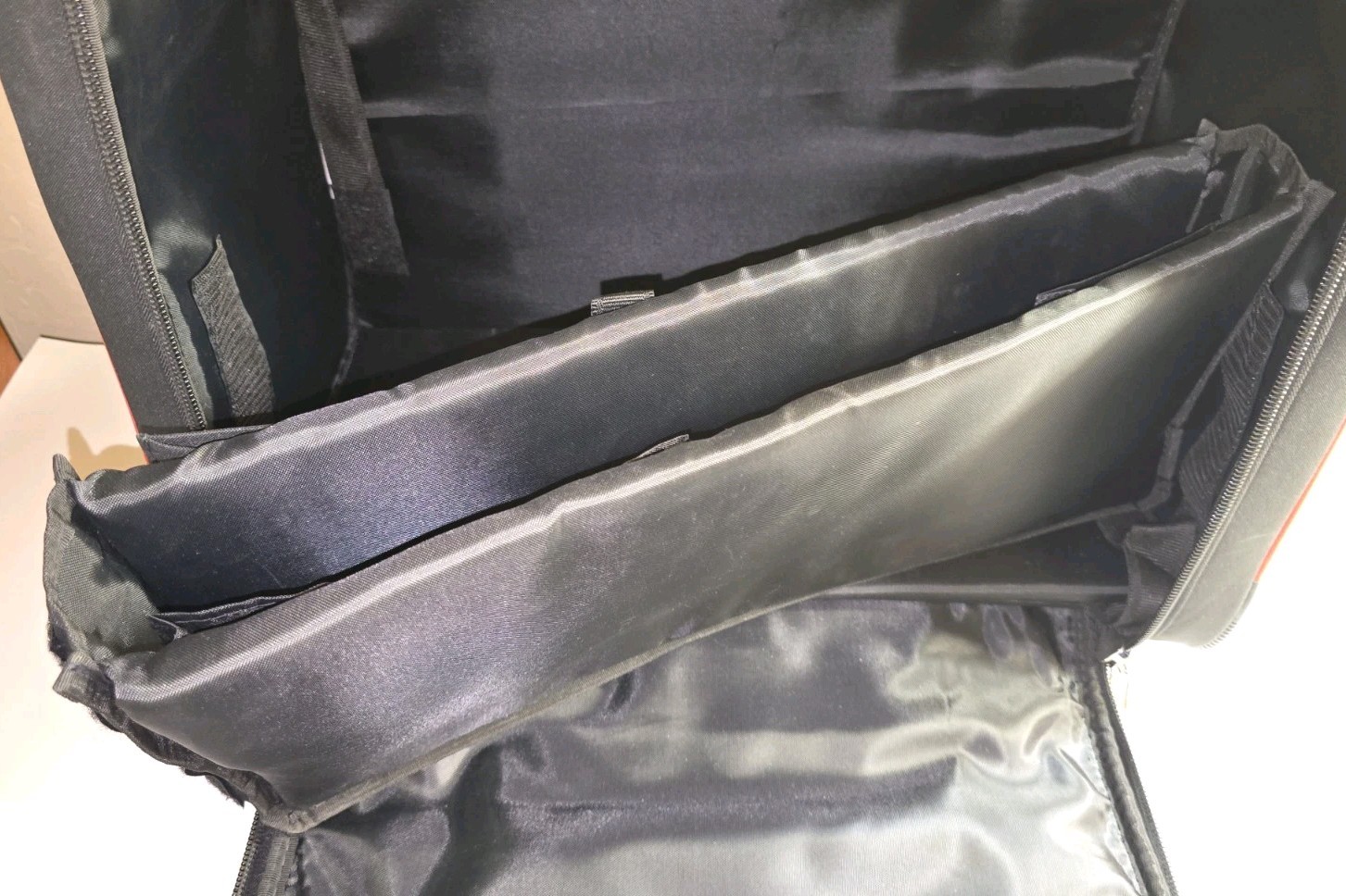 Nice Bernina Large Sewing Machine Luggage Carrying Bag Black & Red Case