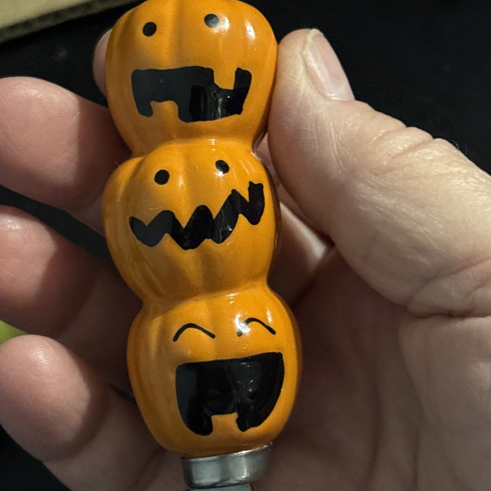 Set Of 2 Tag Fall Cheese Spreaders