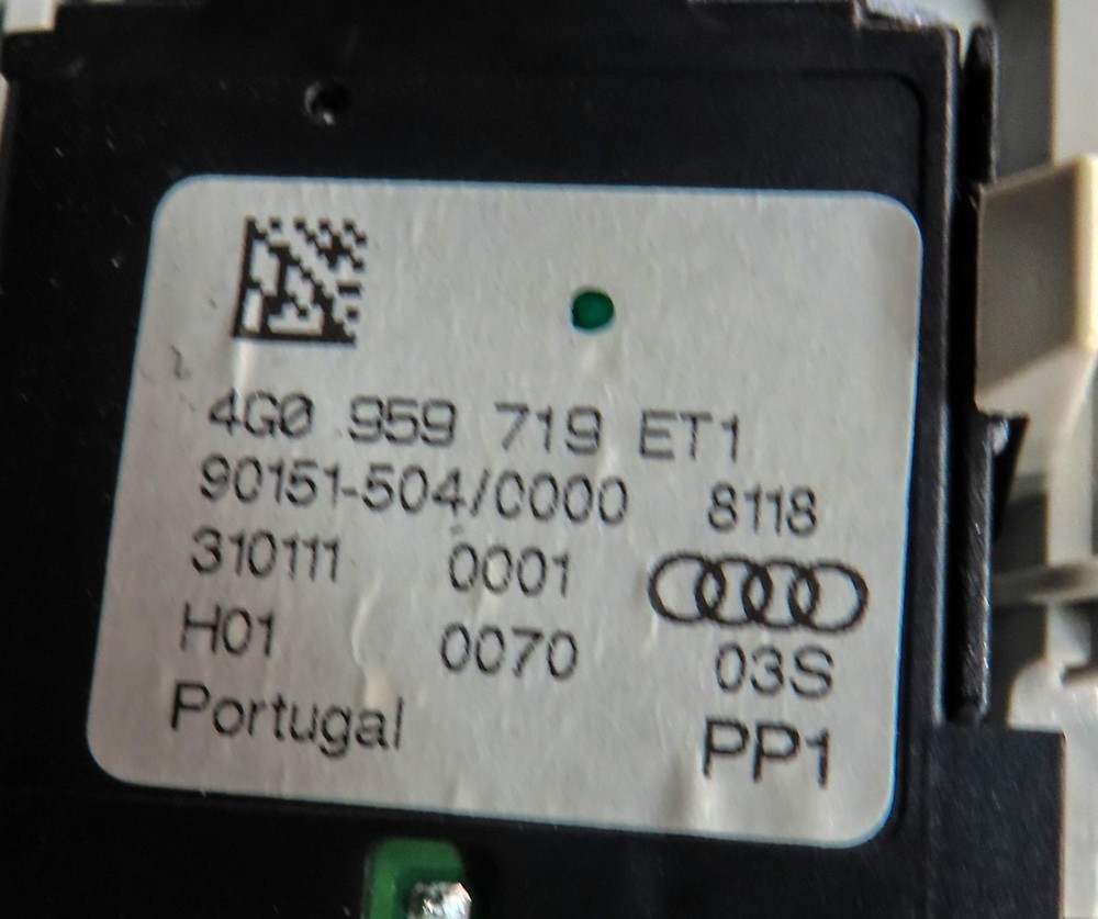 2012 AUDI A7 (C7 4G8) FRONT INTERIOR DOME MAP READING LIGHT LAMP