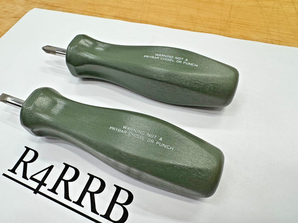 Snap-on Tools NEW COMBAT GREEN 2pc Hard Standard Handle Stubby Screwdriver Set