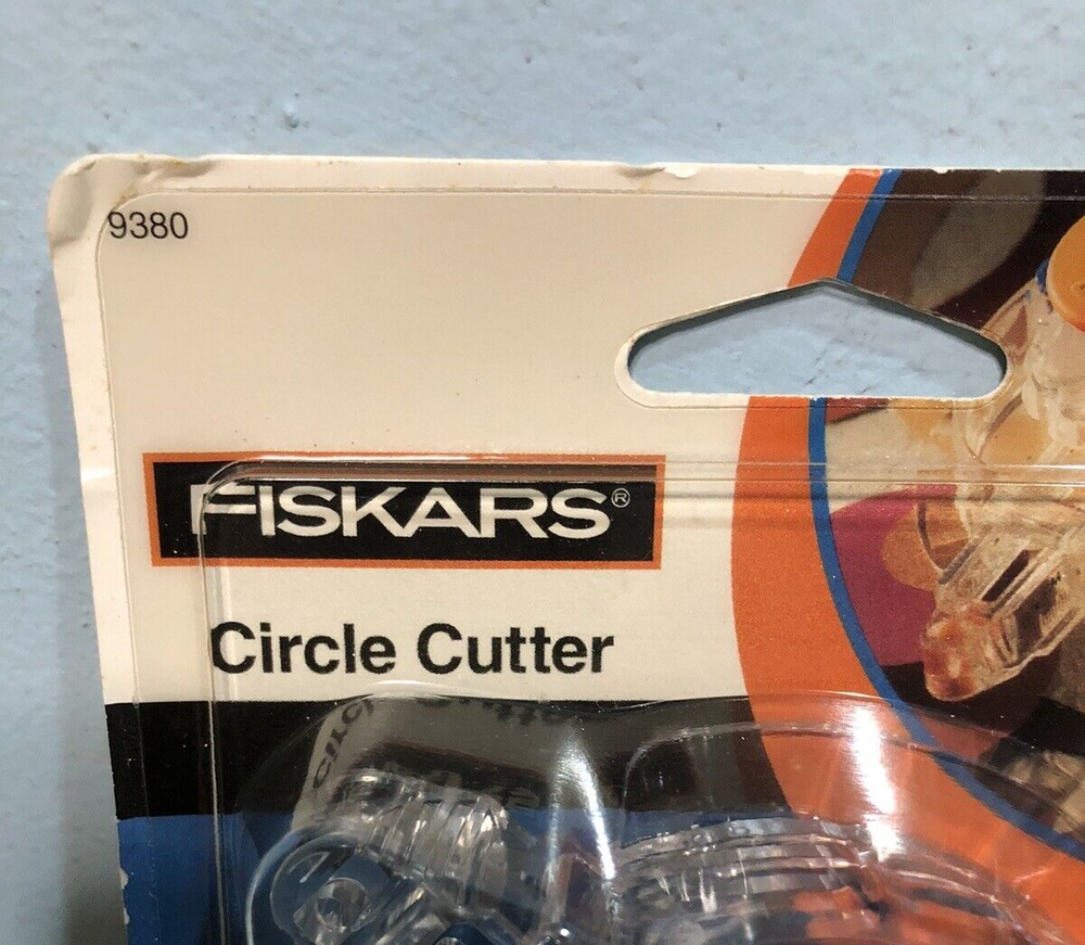 Fiskars Circle Cutter Tool Cuts Perfect Circle New 2 Blades With 2 Extra Blades