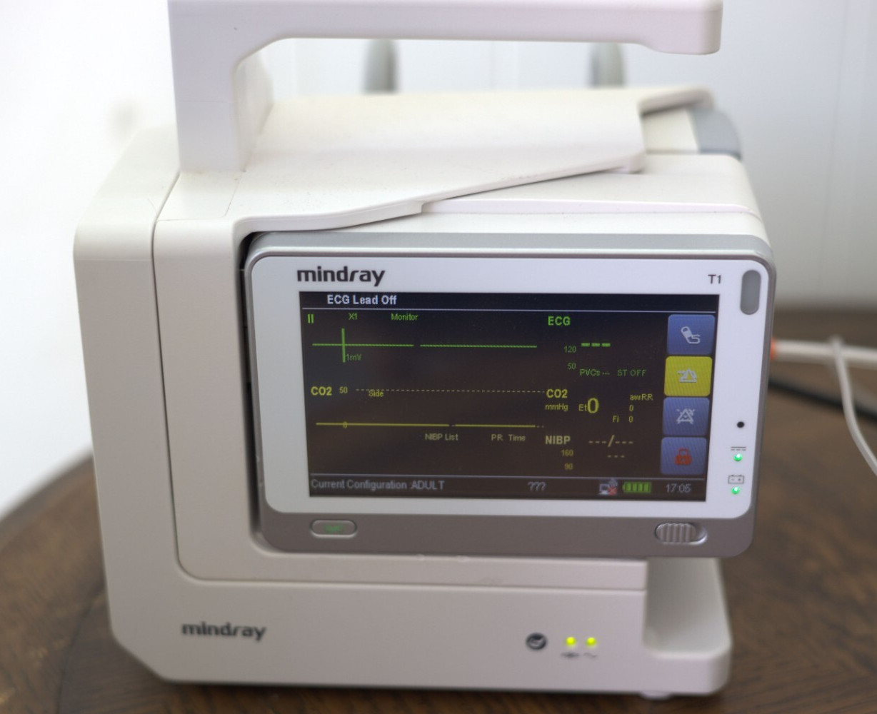 Mindray T1 - Masimo Spo2, ECG, TEMP, NIBP, Co2 Side stream New open box