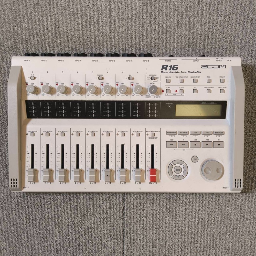 ZOOM R16 Portable Multitrack Recorder Controller and Interface Body Only ※READ