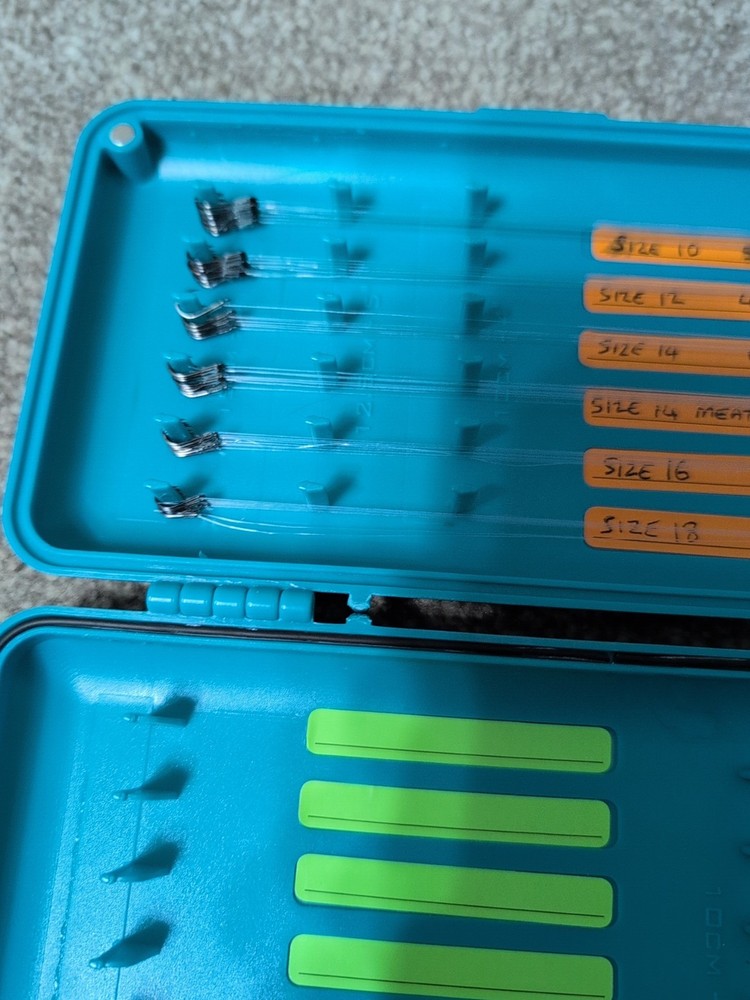 Fishing hook storage box With Barbless Hook Selection