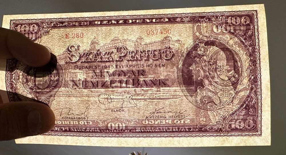 HUNGARY 100 PENGO 1945 PICK # 111a AU-UNC.