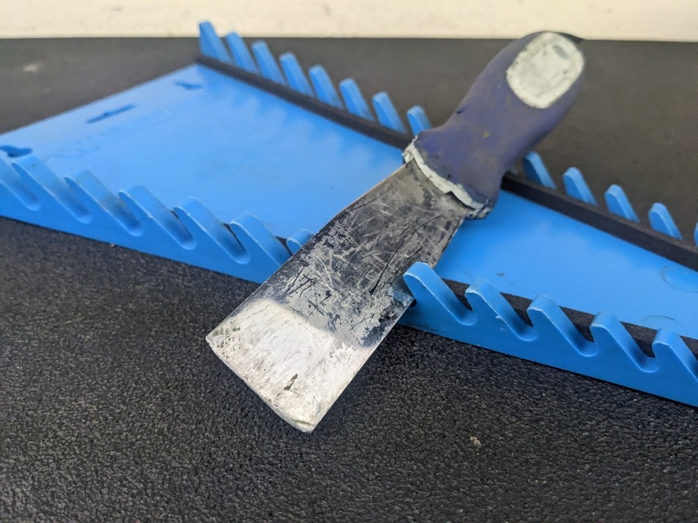 #bl616 Blue-Point Tools Soft Grip Flexible Straight Putty Knife / Scraper PK52A