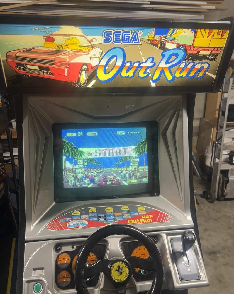 SEGA OUTRUN ARCADE MACHINE