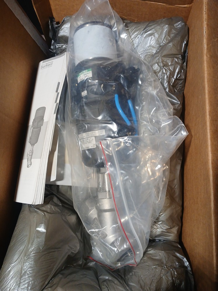 NEW BURKERT PISTON ACTUATED ANGLE SEAT VALVE TYPE 2702
