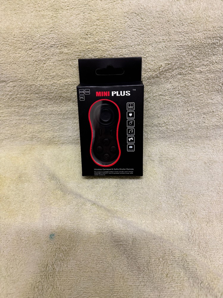 Mini Plus Wireless Gamepad And Selfie Shutter Remote ~ New Open Box
