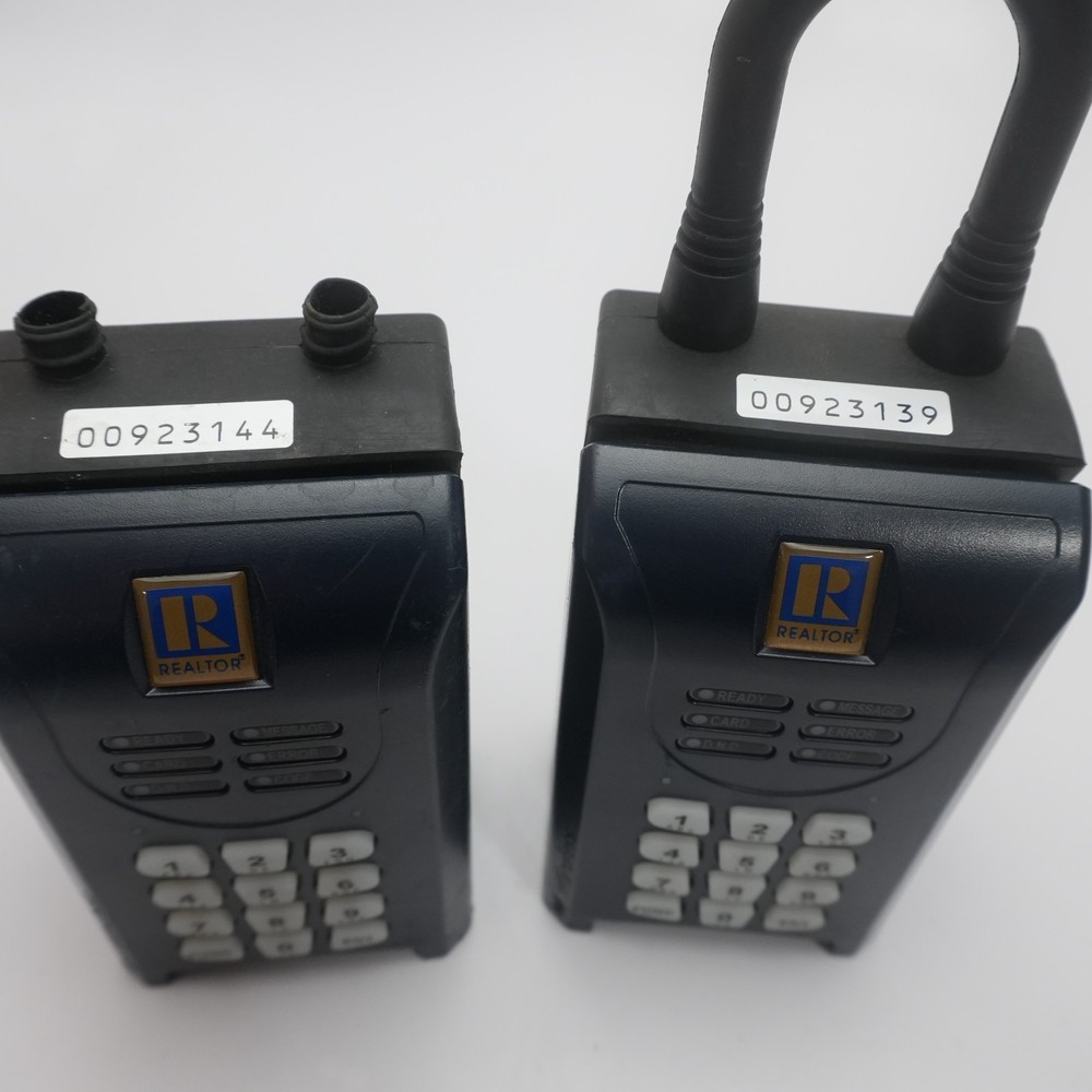 2 x Lockbox Sentrilock Realtor Lock Box - (Needs Code) W9T-P10100 UNTESTED