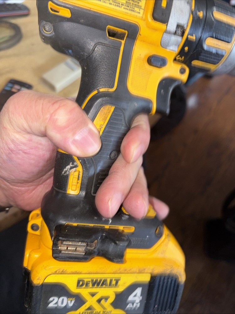 DEWALT DCD795 20V Hammer Drill Tool W/ 4.0 Battery