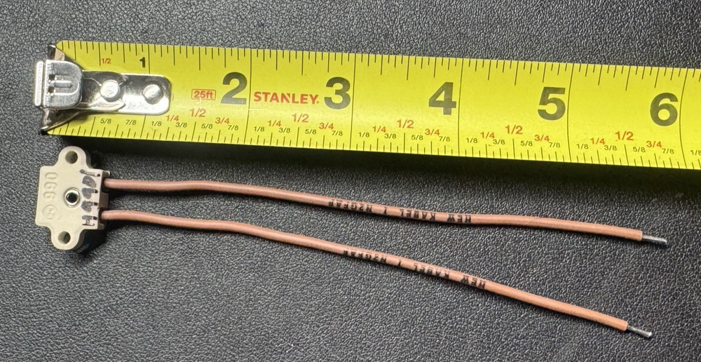 990 Ceramic Halogen Lamp Socket G4