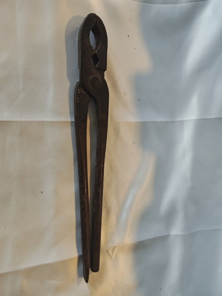 Antique Primitive Wolf Jaw Type Blacksmith Forge Tongs