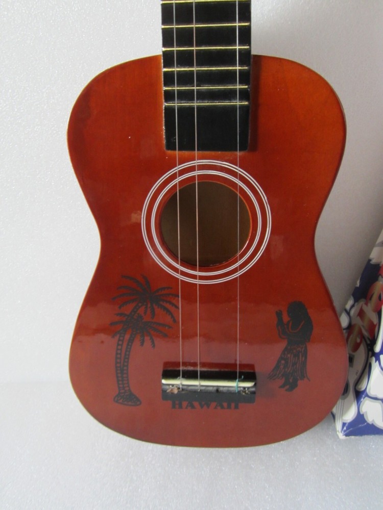 BEAUTIFUL HAWAIIAN UKULELE