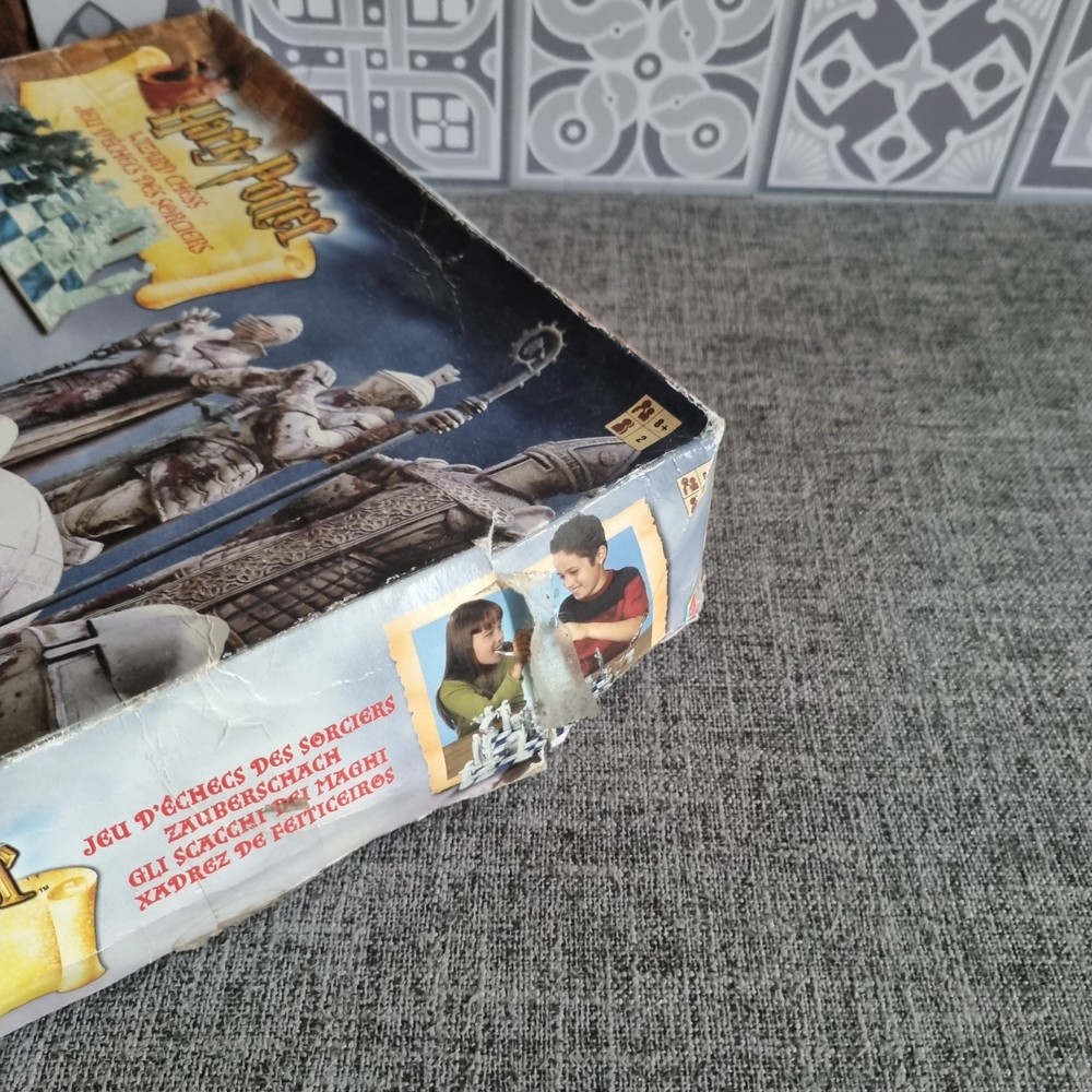 Harry Potter Wizard Chess - Original Mattel Edition - Damaged Box