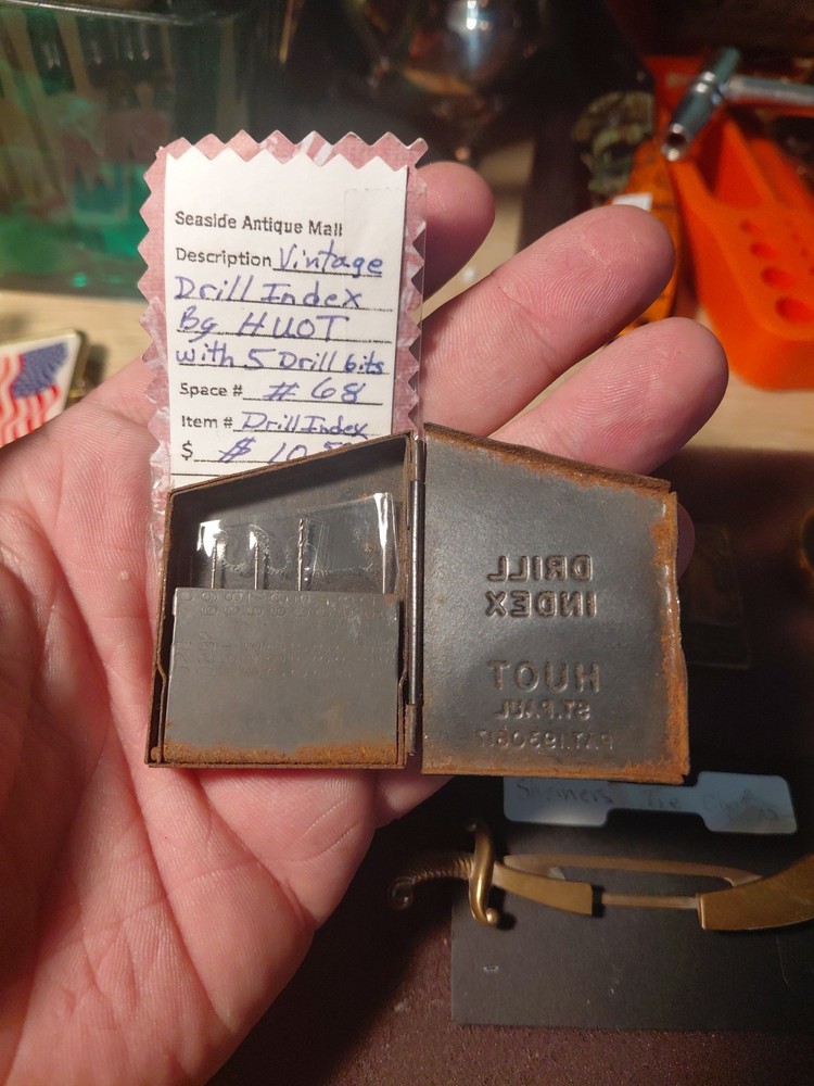 Misallanous Thrift store bundle of trinkets