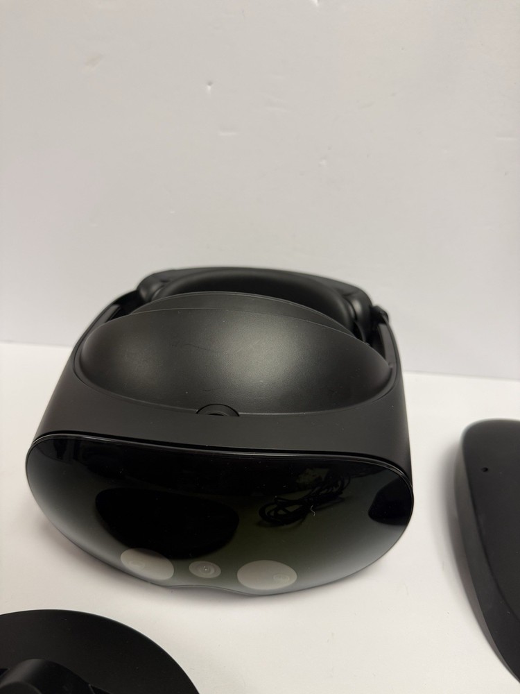 Meta Quest Pro VR 256GB Headset Only (No Controllers)