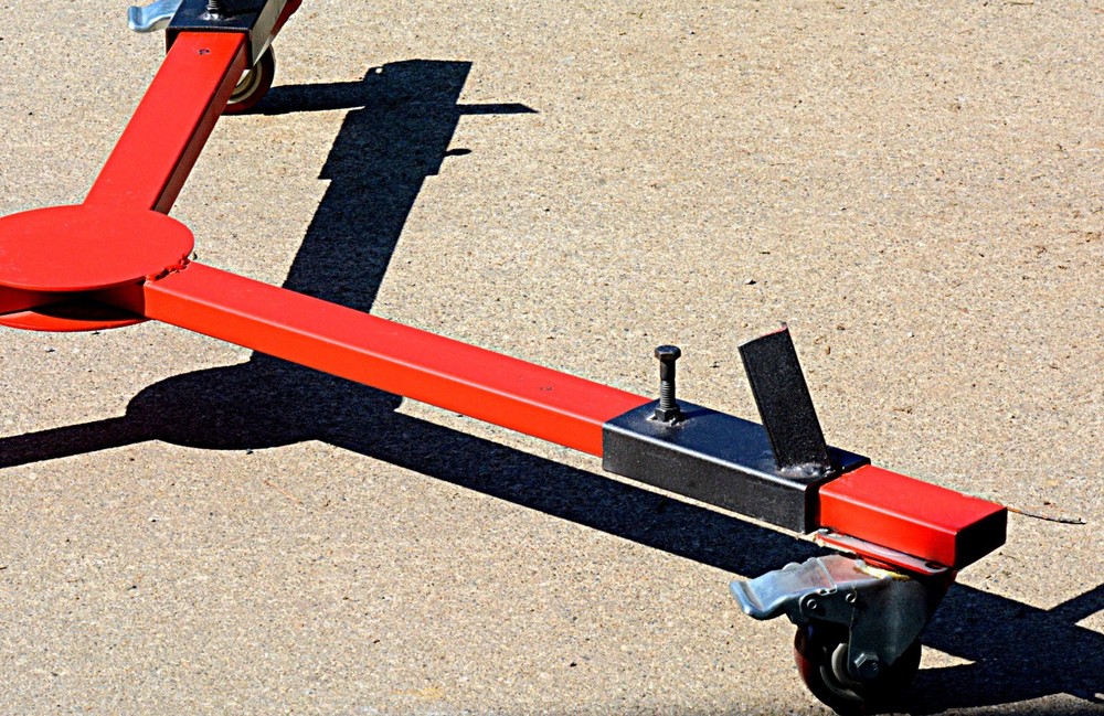 TRIPOD DOLLY WITH BALLBEARING LOCKDOWN CASTERS.